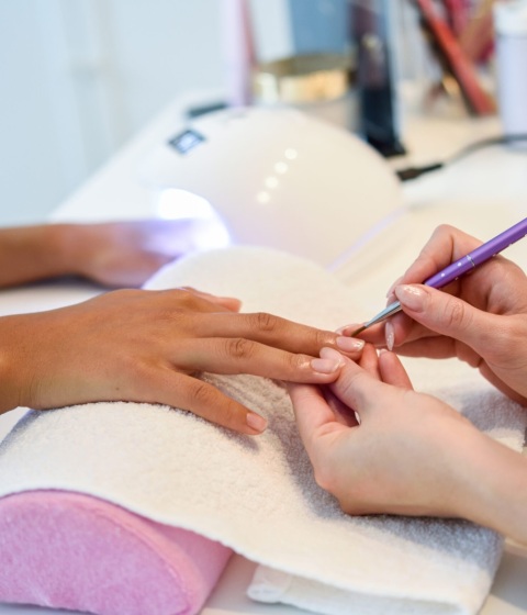 Curso de MANICURA Y PEDICURA