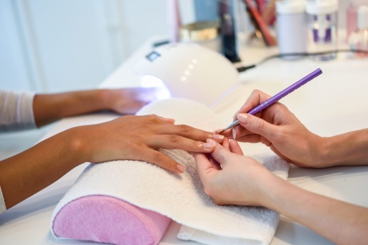 Curso de MANICURA Y PEDICURA